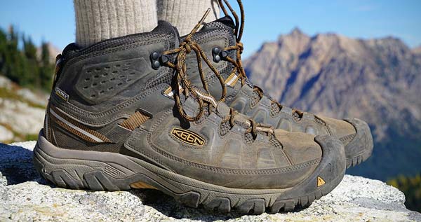Hiking Boots vs Work Boots: The Main Differences